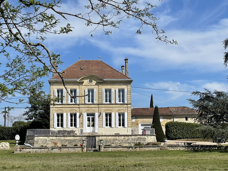 Maison à vendre à Saint-Émilion, Gironde - 1 365 000 € - photo 1