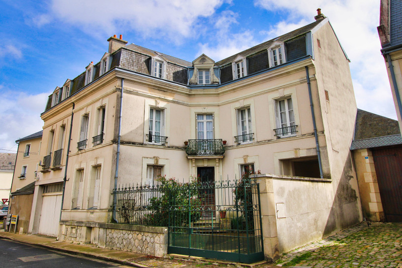 Maison à vendre à Vendôme, Loir-et-Cher - 438 800 € - photo 1