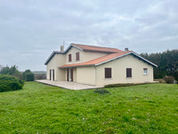 Maison à vendre à Juillac-le-Coq, Charente - 269 000 € - photo 2