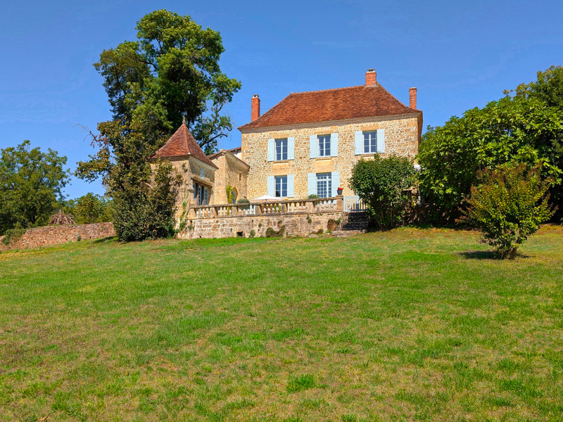 French property for sale in Nanthiat, Dordogne - €1,047,000 - photo 0
