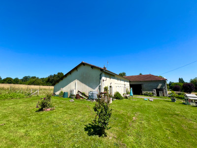 French property for sale in Pouillac, Charente-Maritime - €192,600 - photo 5