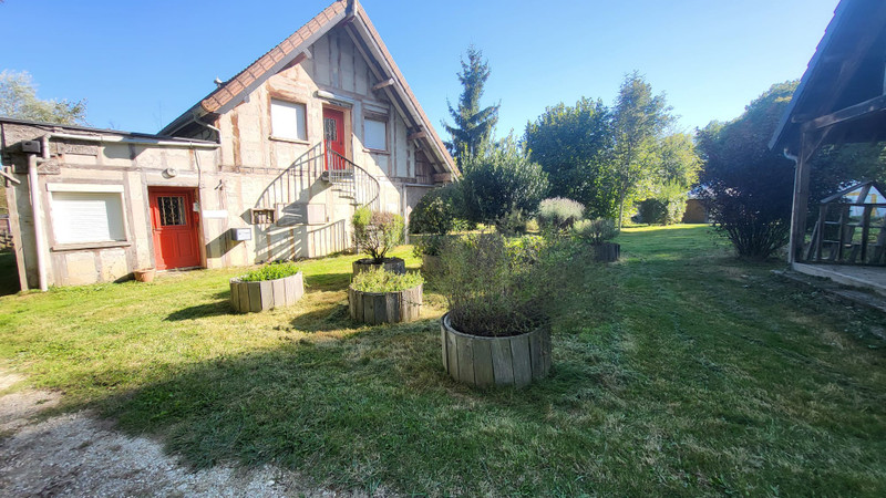 French property for sale in Saint-Vérain, Nièvre - €370,000 - photo 1