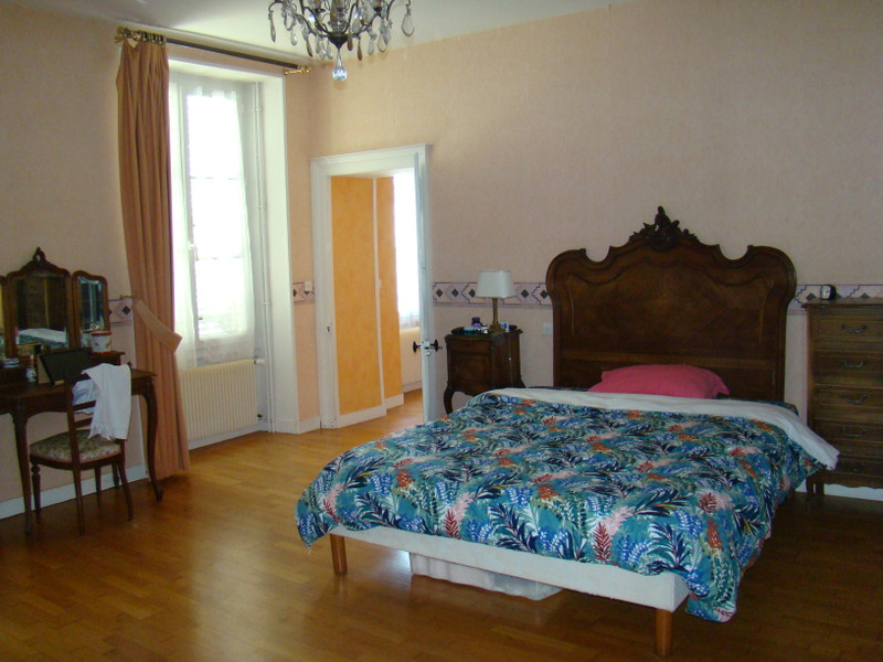 French property for sale in Gençay, Vienne - €430,000 - photo 6