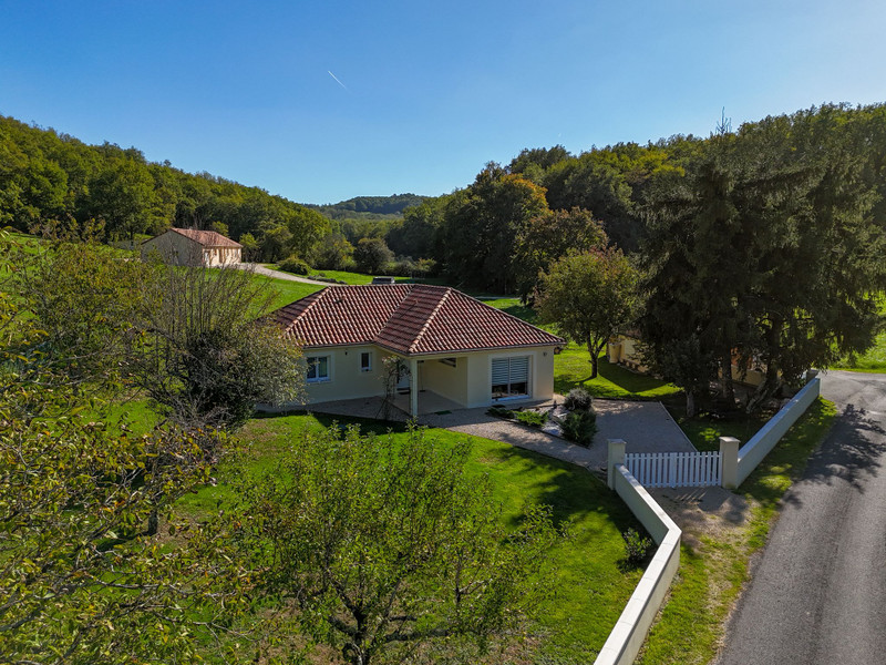 French property for sale in Azerat, Dordogne - €275,000 - photo 2