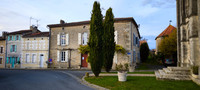 Maison à vendre à Barbezieux-Saint-Hilaire, Charente - 214.000 € - photo 2
