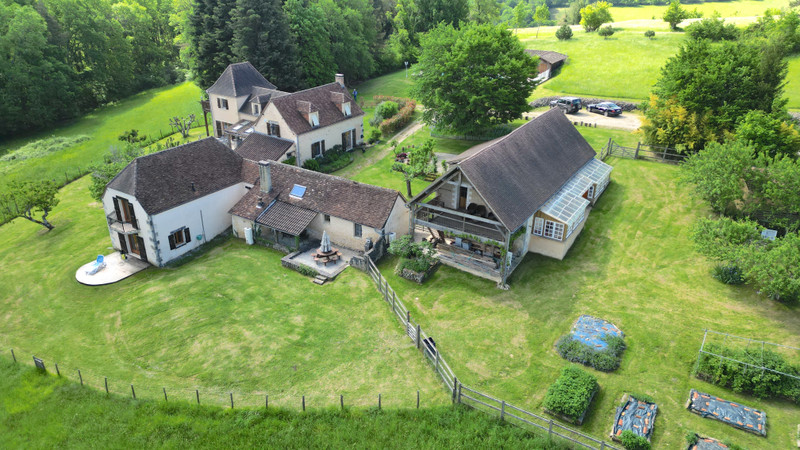 Maison à vendre à Rouffignac-Saint-Cernin-de-Reilhac, Dordogne - 787.500 € - photo 1