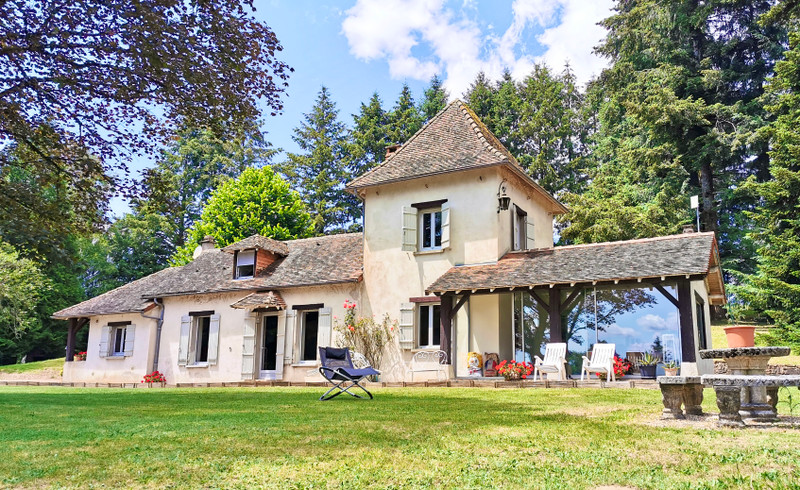 Maison à vendre à La Roche-l'Abeille, Haute-Vienne - 264 000 € - photo 1