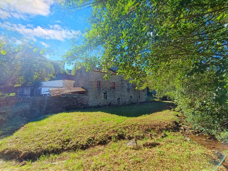 French property for sale in Crocq, Creuse - €36,600 - photo 2