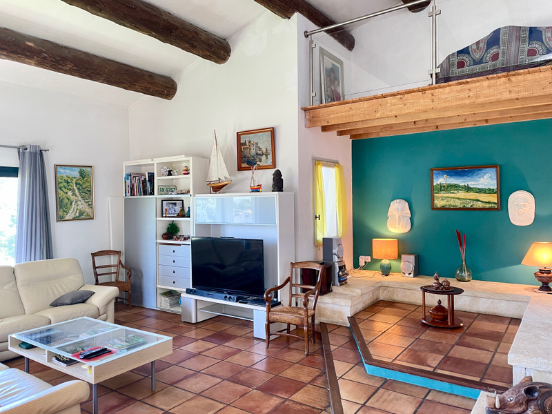 French property for sale in Pierrevert, Alpes-de-Haute-Provence - €599,000 - photo 1