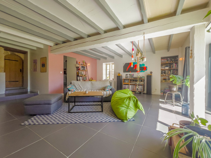 Maison à vendre à Vindelle, Charente - 249.900 € - photo 1