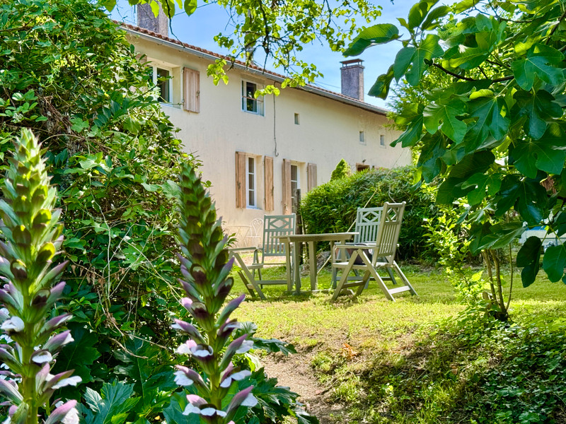 French property for sale in Yviers, Charente - €189,000 - photo 9