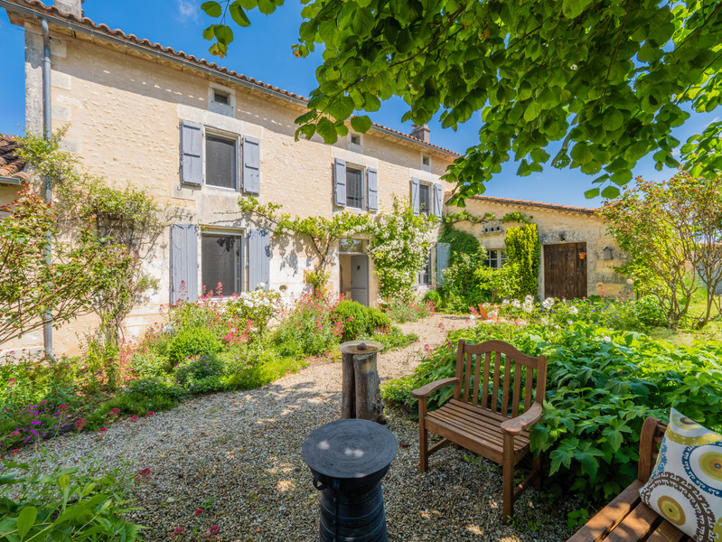 house for sale in Poitou-Charentes (Nouvelle Aquitaine)