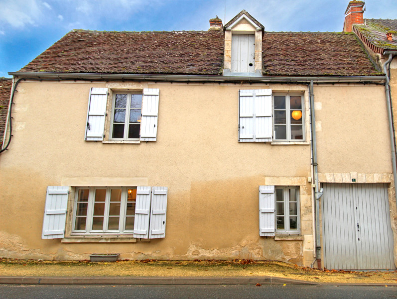 French property for sale in Fontgombault, Indre - €185,000 - photo 1