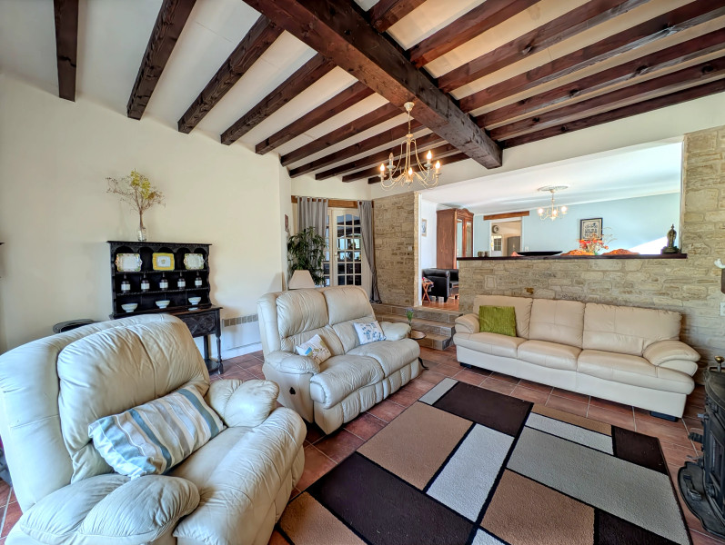 French property for sale in Mirambeau, Charente-Maritime - €318,000 - photo 2