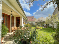 houses and homes for sale inLamorlayeOise Picardie