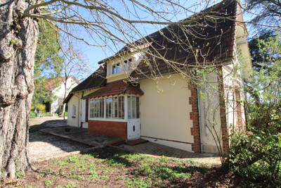 French property for sale in Gien, Loiret - €744,680 - photo 2