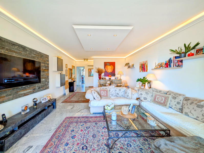 French property for sale in Nice, Alpes-Maritimes - €435,000 - photo 1