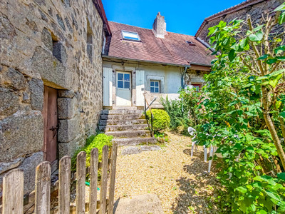 Maison à vendre à Saint-Estèphe, Dordogne, Aquitaine, avec Leggett Immobilier
