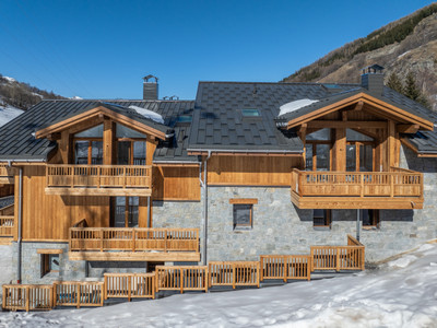 Rare to the market – a superb ski in ski out new build 5 bedroom chalet-apartment with sauna in the 3 Valleys