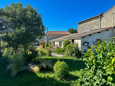 Maison à vendre à Nachamps, Charente-Maritime, Poitou-Charentes, avec Leggett Immobilier