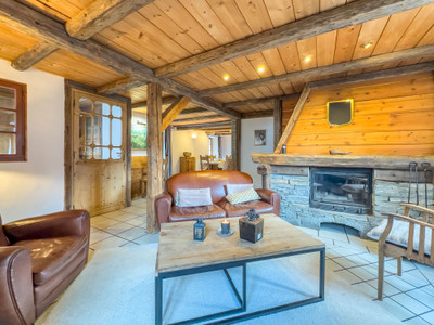 Ski property for sale in Courchevel Le Praz - €1,999,000 - photo 0