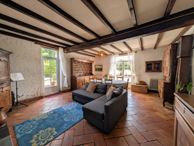 French property for sale in Condéon, Charente - €530,000 - photo 6