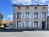 Terrace for sale in Argentonnay Deux-Sèvres Poitou_Charentes