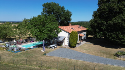 Maison à vendre à Aubeterre-sur-Dronne, Charente, Poitou-Charentes, avec Leggett Immobilier