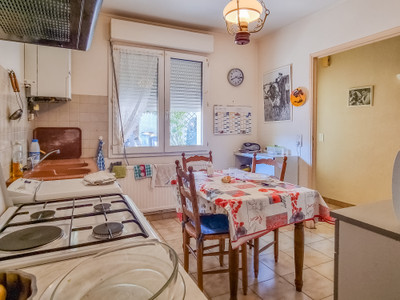 French property for sale in Lamalou-les-Bains, Hérault - €230,000 - photo 1