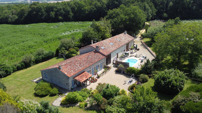 Maison à vendre à Challignac, Charente - 413 400 € - photo 1