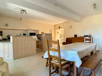 Maison à vendre à Saint-Amant-de-Boixe, Charente - 183.600 € - photo 6