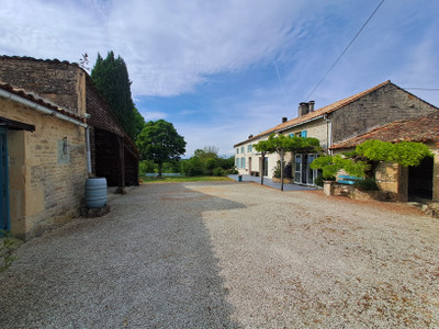 French property for sale in Valdelaume, Deux-Sèvres - €249,900 - photo 14