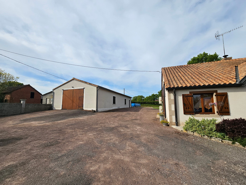 French property for sale in Valigny, Allier - €295,000 - photo 7