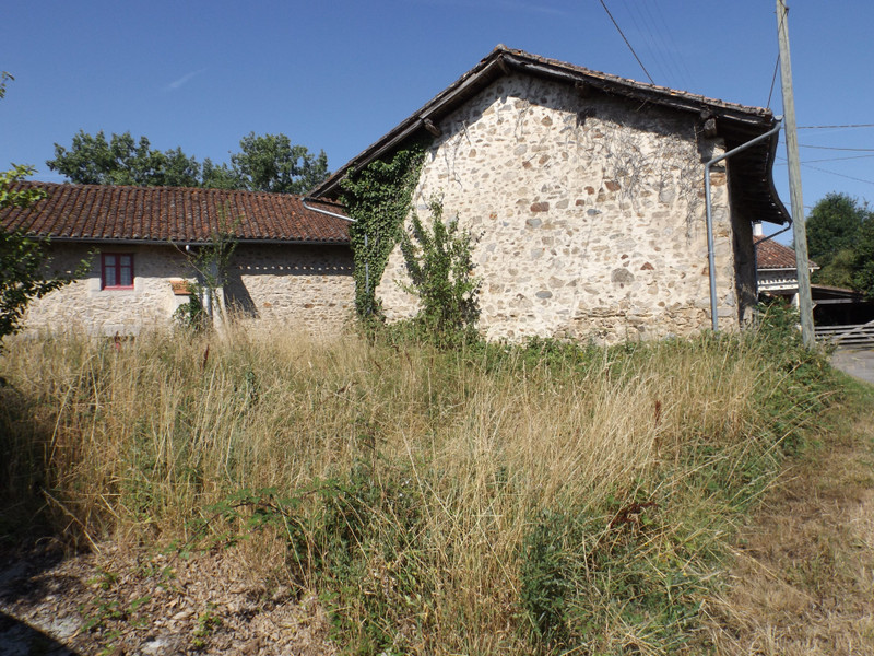 Maison à vendre à Massignac, Charente - 26 000 € - photo 1