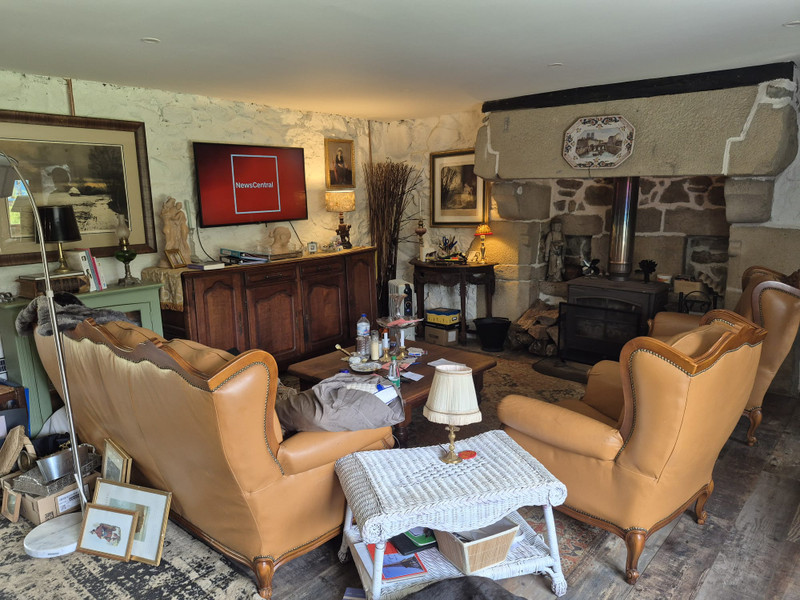 French property for sale in Lohuec, Côtes-d'Armor - €399,000 - photo 5