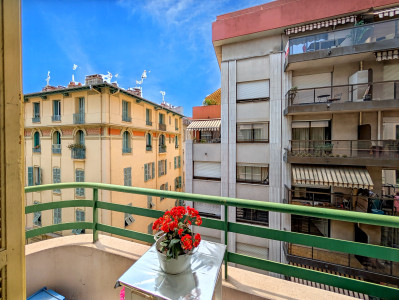 French property for sale in Nice, Alpes-Maritimes - €470,000 - photo 4