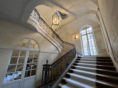 Exceptionnel : place des Vosges, Pavillon de la Reine, duplex, 6 pièces, 237 m², terrasse, vues panoramiques.