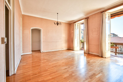 French property for sale in Nice, Alpes-Maritimes - €595,000 - photo 3