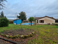 Maison à vendre à Lesterps, Charente - 162.000 € - photo 1