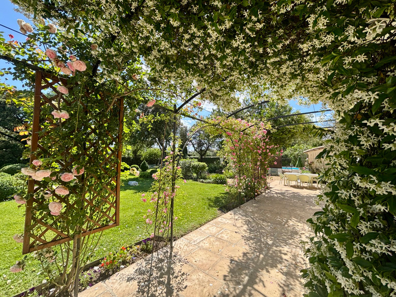 French property for sale in Vers-Pont-du-Gard, Gard - €945,000 - photo 7