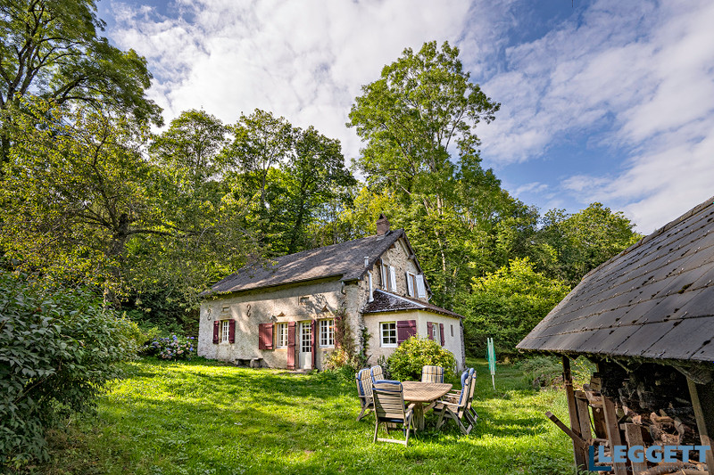 French property for sale in Glux-en-Glenne, Nièvre - €138,000 - photo 1