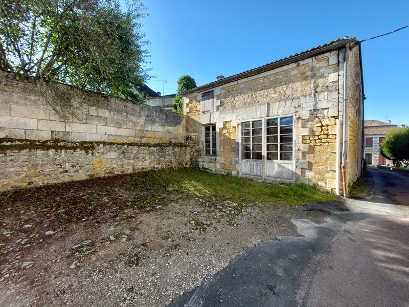 French property for sale in La Rochebeaucourt-et-Argentine, Dordogne - €30,000 - photo 1