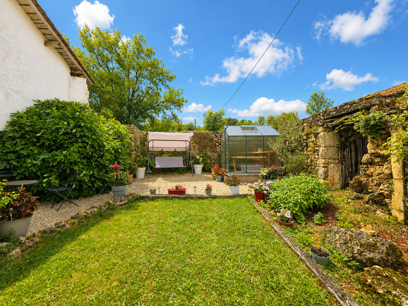 French property for sale in Suaux, Charente - €139,995 - photo 7