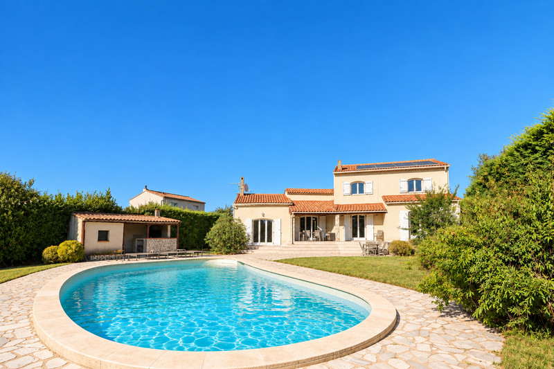 French property for sale in Uzès, Gard - €485,000 - photo 0