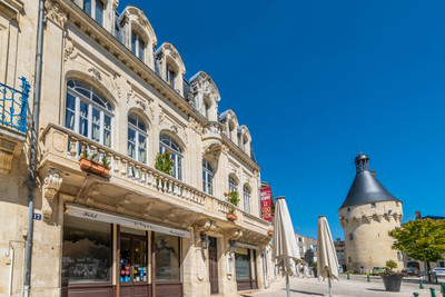 Popular hotel and restaurant business in the heart of Jonzac
