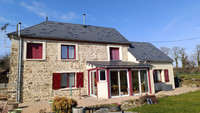 Maison à vendre à Auzances, Creuse - 178 200 € - photo 1