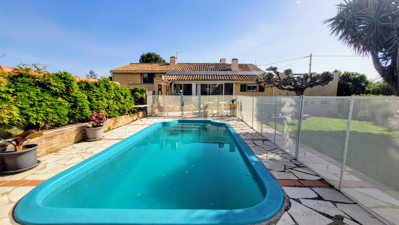 French property for sale in Villelongue-de-la-Salanque, Pyrénées-Orientales - €498,000 - photo 1