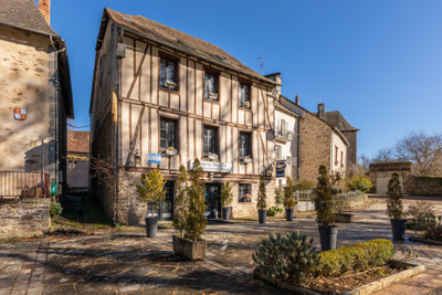 Commerce à vendre à Ségur-le-Château, Corrèze, Limousin, avec Leggett Immobilier