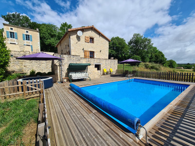 Maison à vendre à Fontenille, Charente, Poitou-Charentes, avec Leggett Immobilier