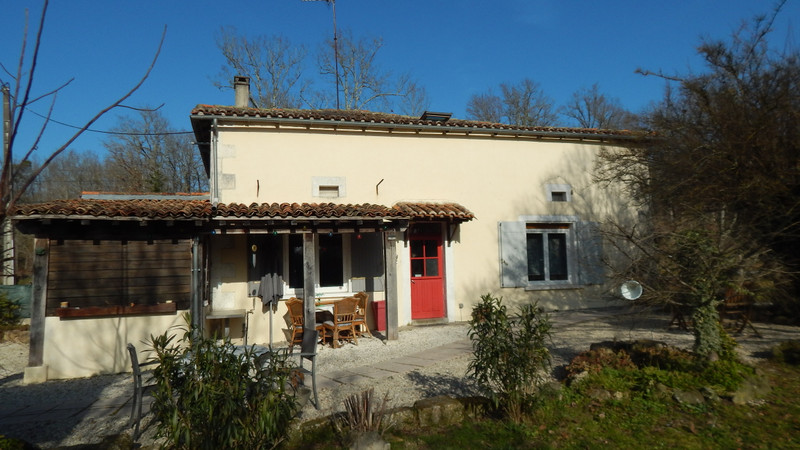 French property for sale in Combiers, Charente - &#8364;309,750 - photo 3